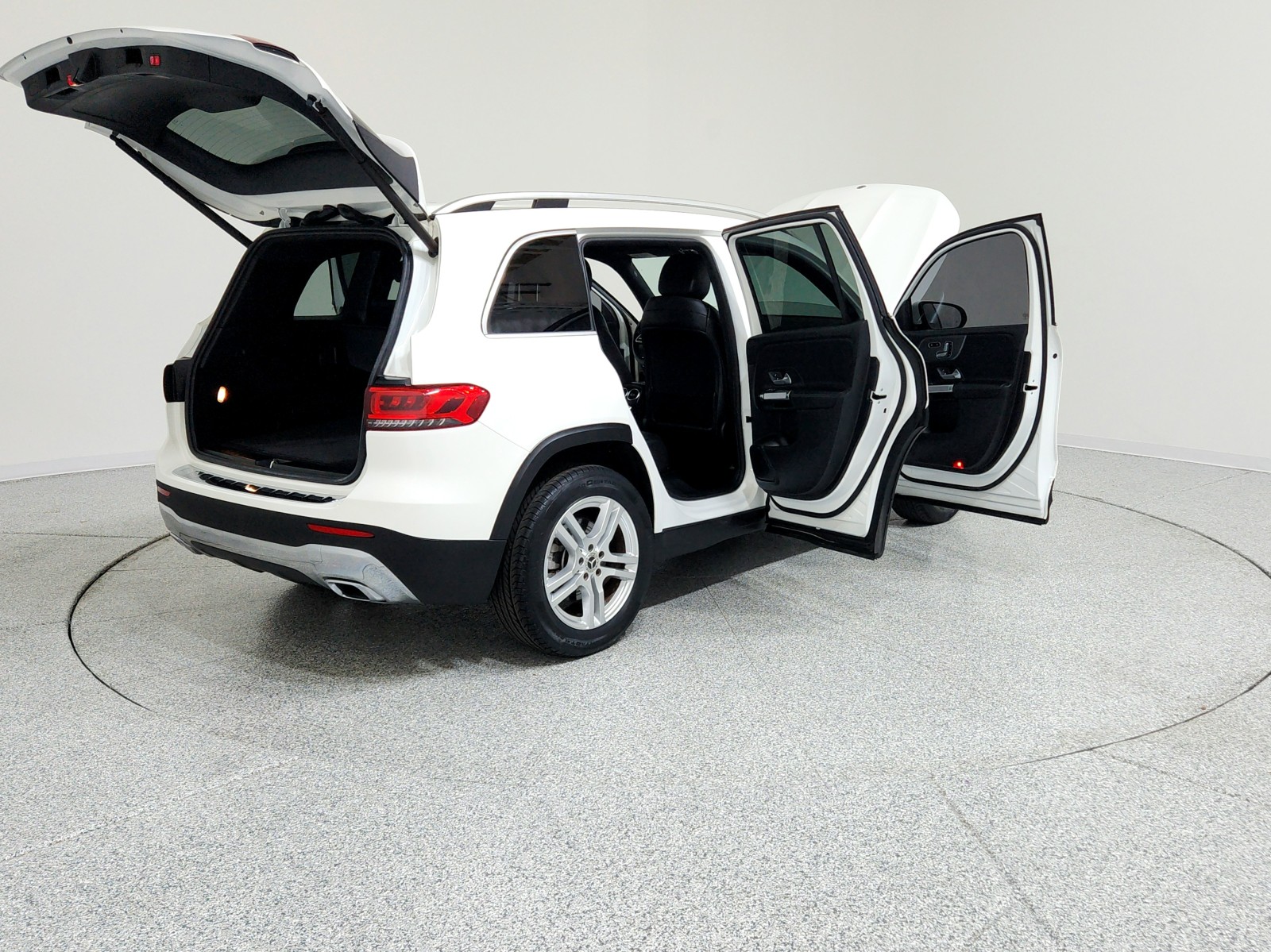2021 Mercedes Benz GLB 250 photo 17