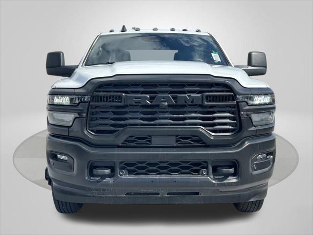 2025 Ram 3500 Tradesman photo 2