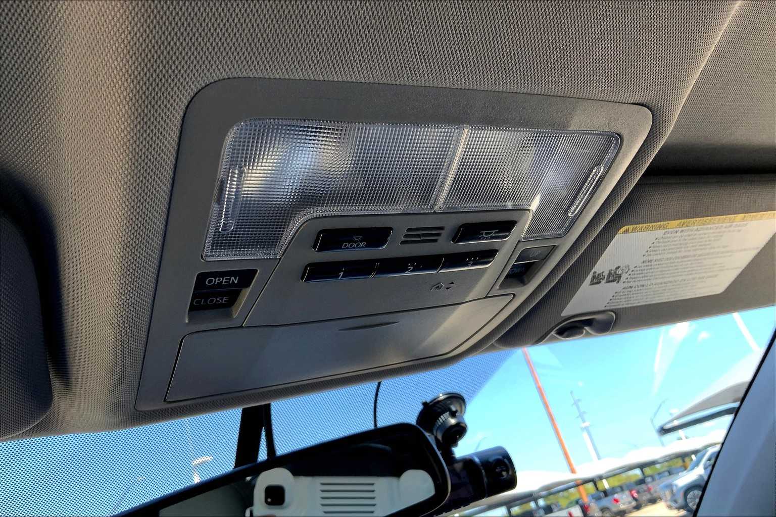 2014 Toyota Highlander Limited photo 28