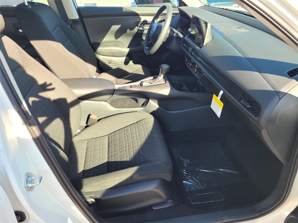 2026 Honda HR-V LX photo 17