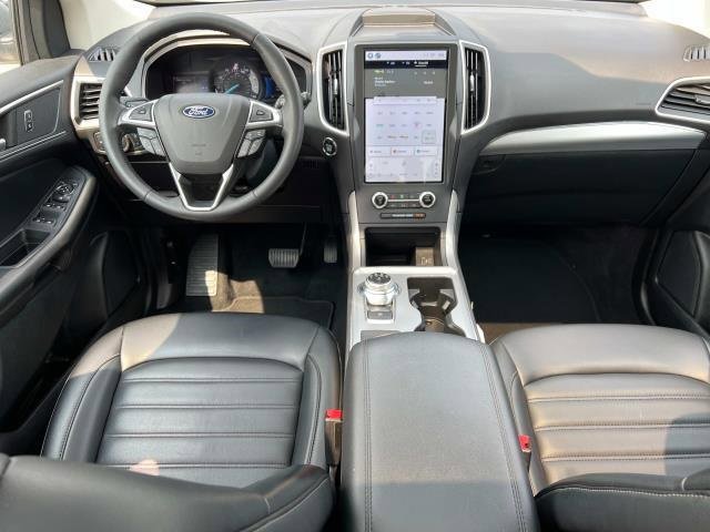 2022 Ford Edge SEL photo 13