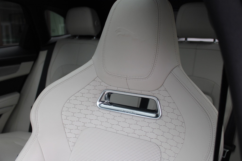 2024 Jaguar F-PACE R-Dynamic S P400 photo 16