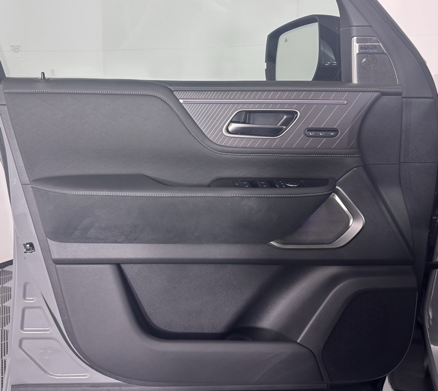 2025 Infiniti QX80 photo 10