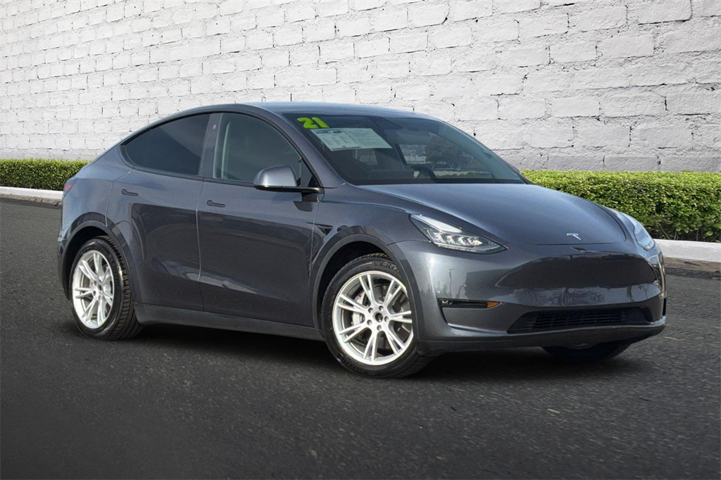 Used 2021 Tesla Model Y Long Range with VIN 5YJYGAEEXMF113096 for sale in Oakland, CA