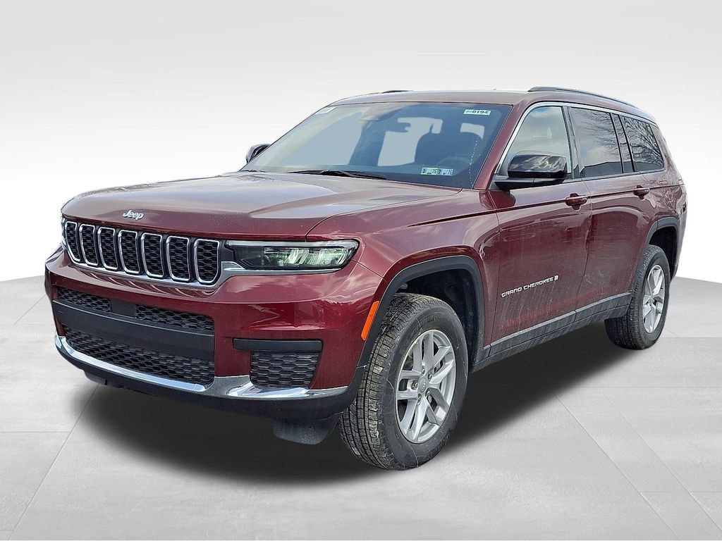 2025 Jeep Grand Cherokee Laredo photo 3