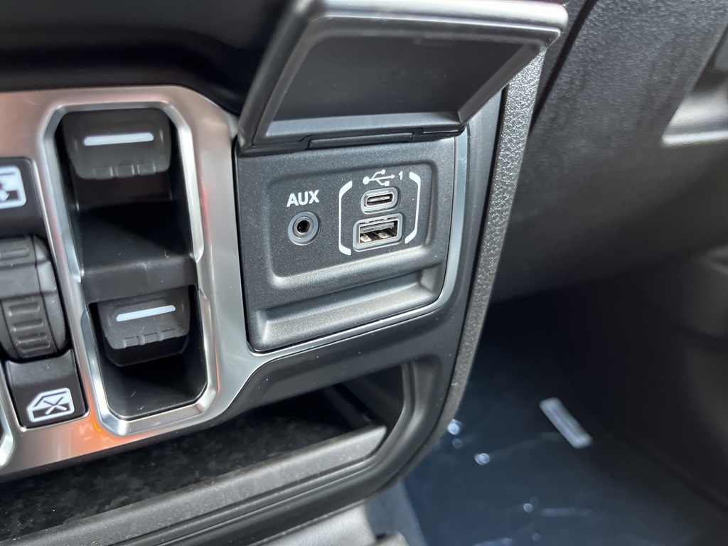 2025 Jeep Gladiator Sport photo 38