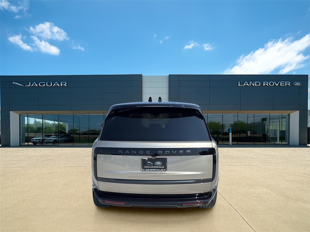 2025 Land Rover Range Rover SE photo 4