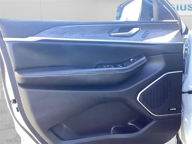 2023 Jeep Cherokee 4xe photo 15
