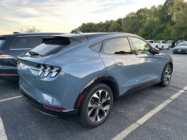2023 Ford Mustang Mach-E Premium photo 4