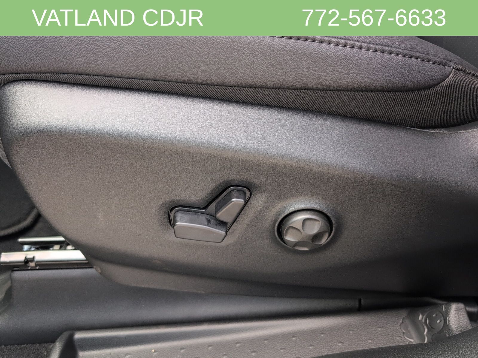 2026 Chrysler Pacifica photo 34