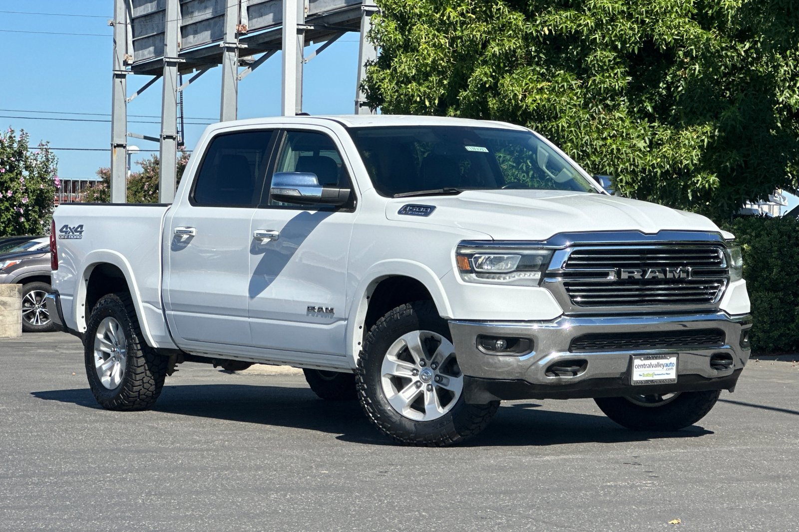 2022 Ram 1500 Laramie photo 2