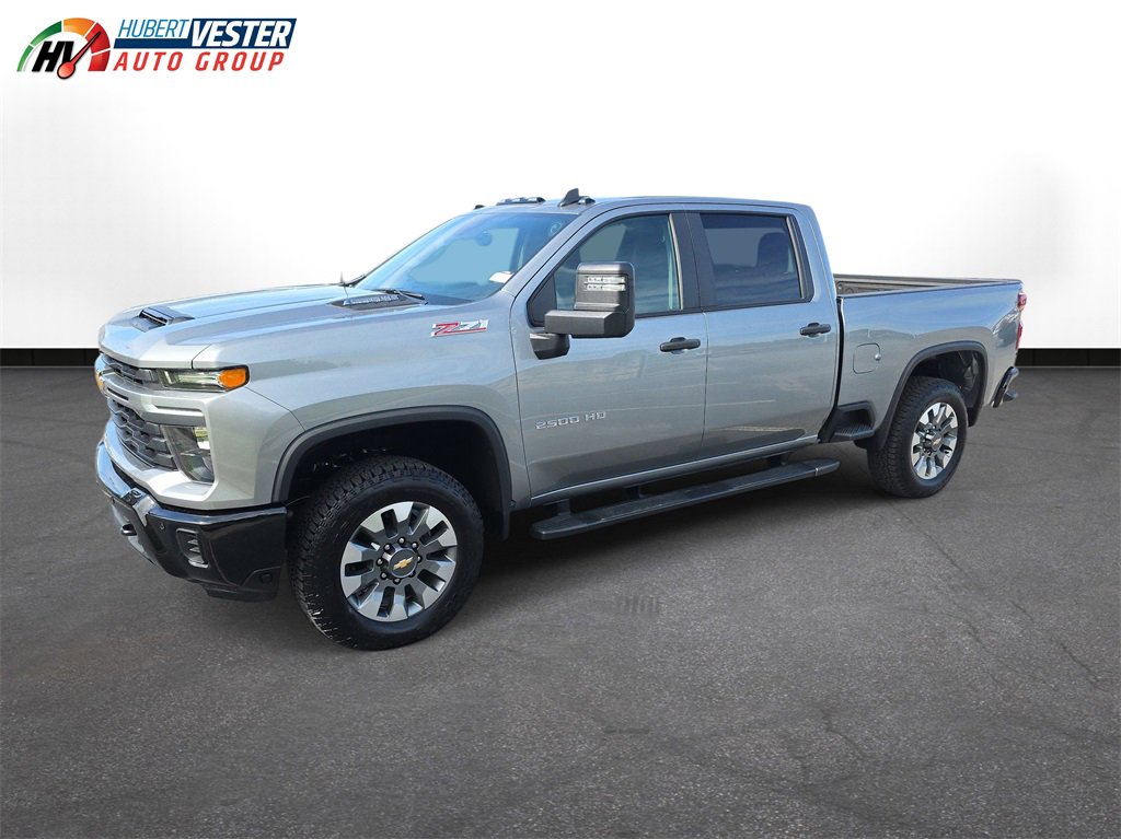 2025 Chevrolet Silverado 2500HD Custom photo 2