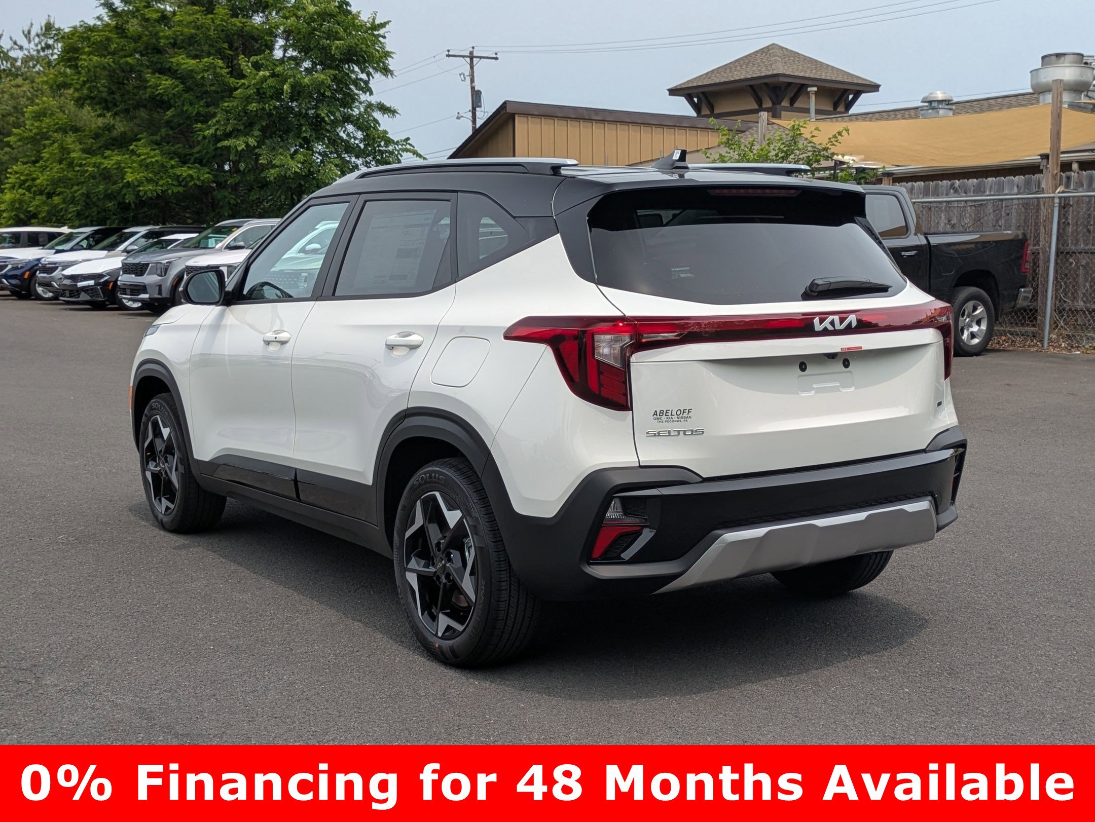 2025 Kia Seltos S photo 3