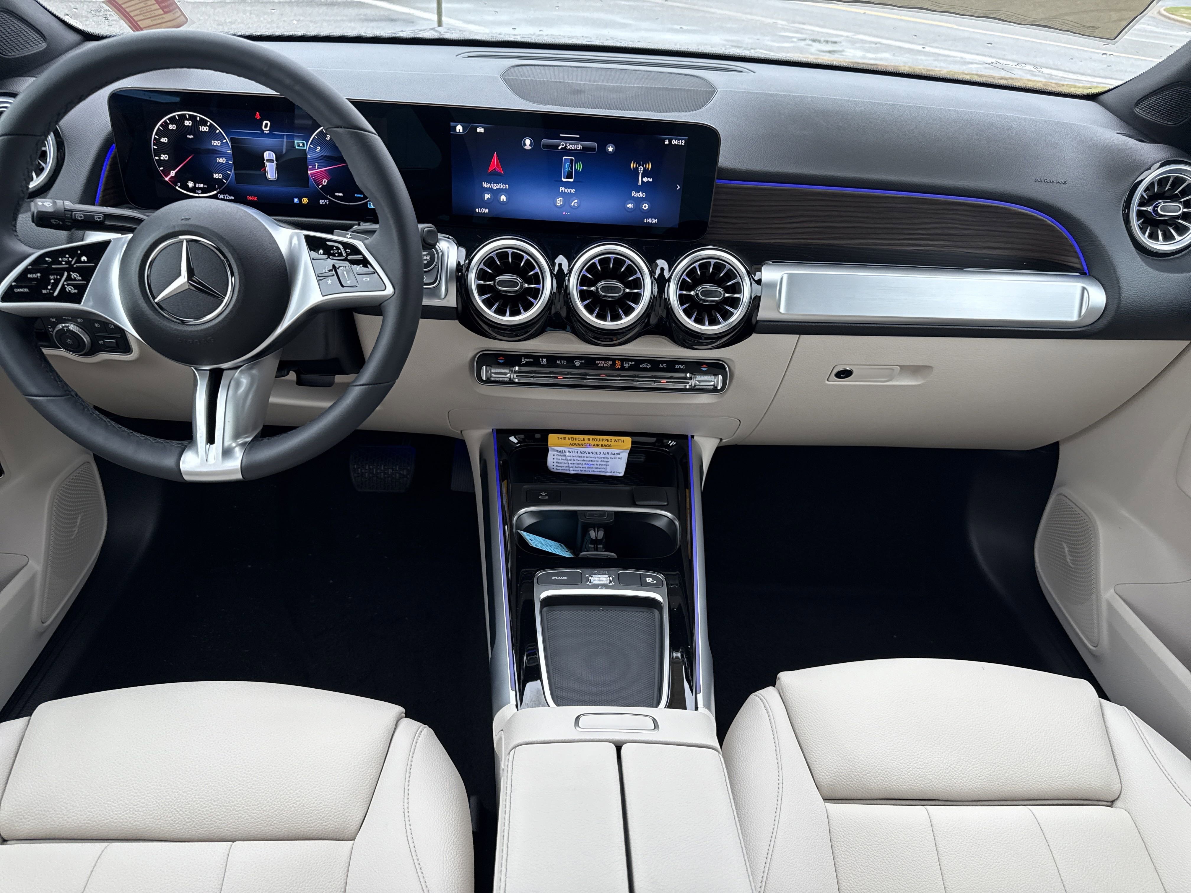 2025 Mercedes Benz GLB 250 photo 3