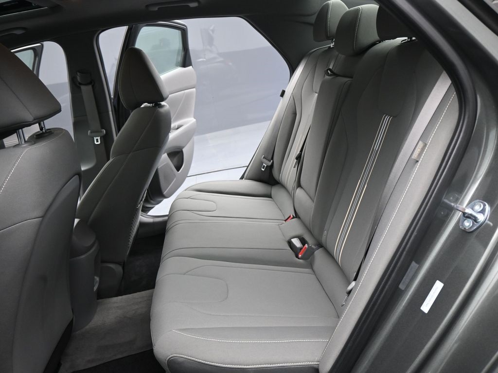 2025 Hyundai Elantra SEL Convenience photo 19
