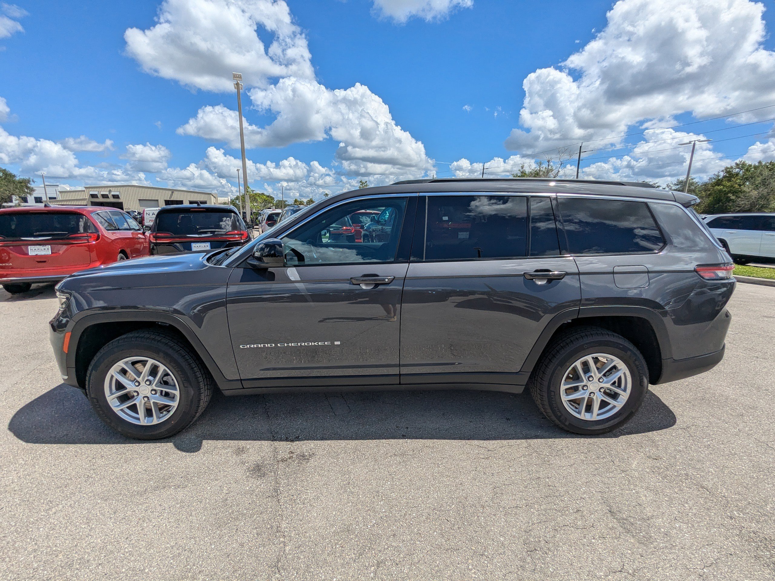 2025 Jeep Grand Cherokee Laredo X photo 7
