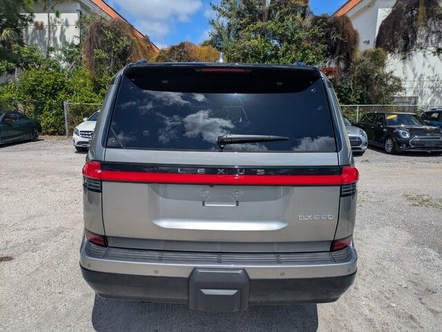 2024 Lexus GX 550 photo 3