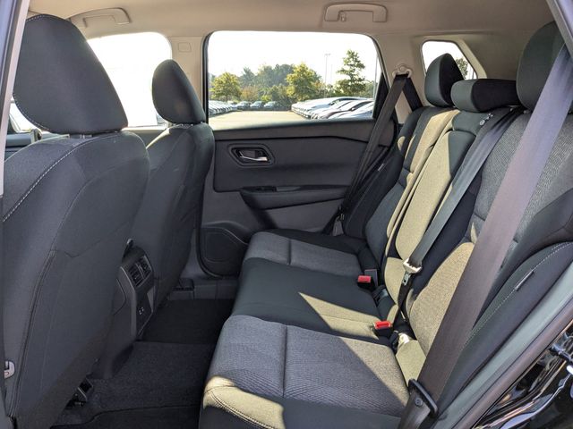 2026 Nissan Rogue SV photo 8