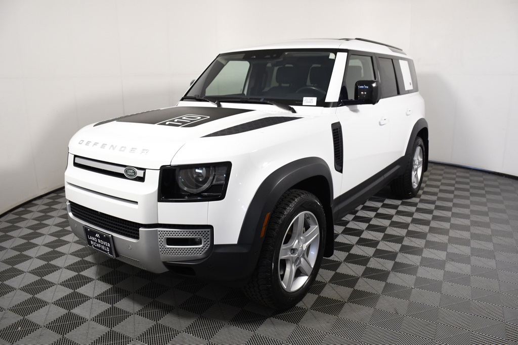 2020 Land Rover Defender HSE's photo