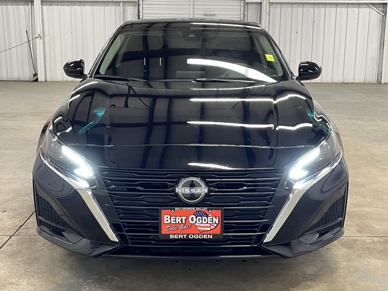 2023 Nissan Altima 2.5 SV photo 2