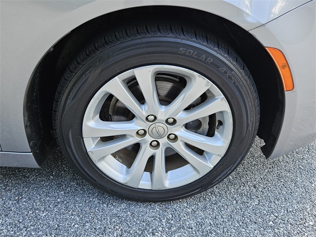 2016 Chrysler 200 LX photo 14