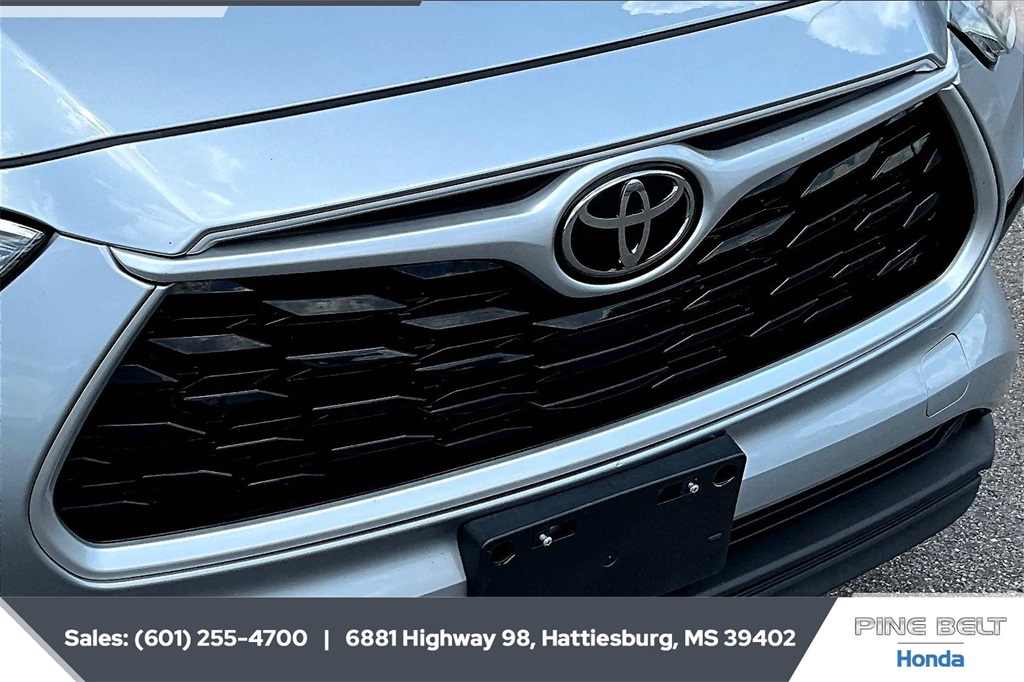 2022 Toyota Highlander XLE photo 19