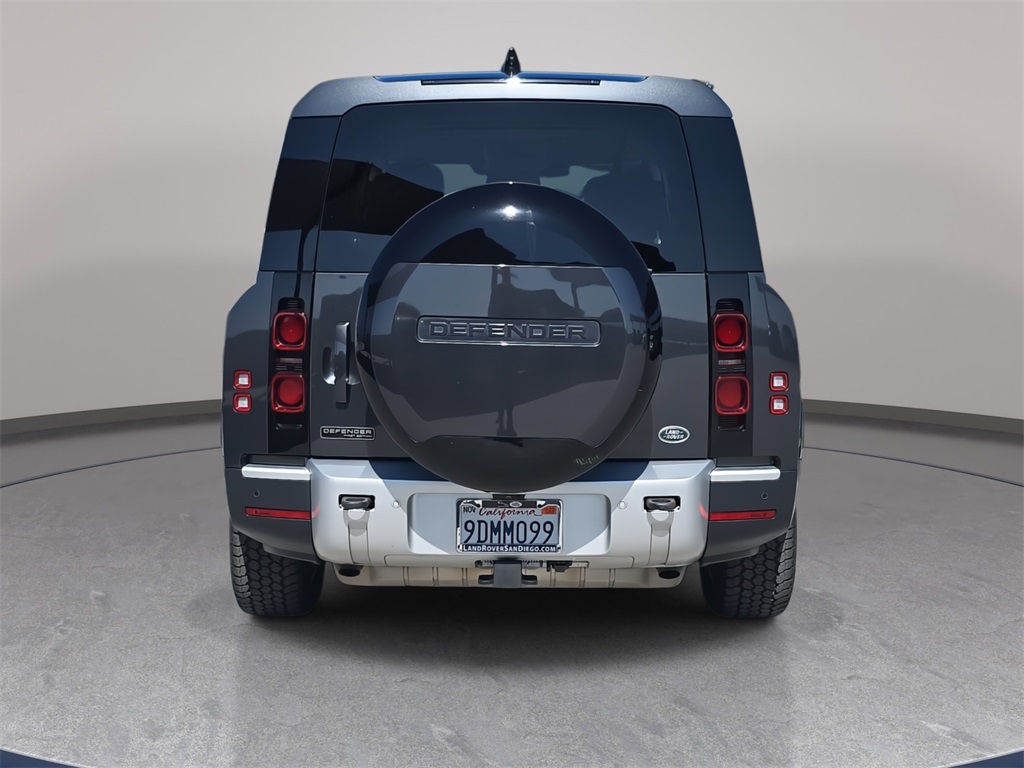 2023 Land Rover Defender 130 First Edition photo 4