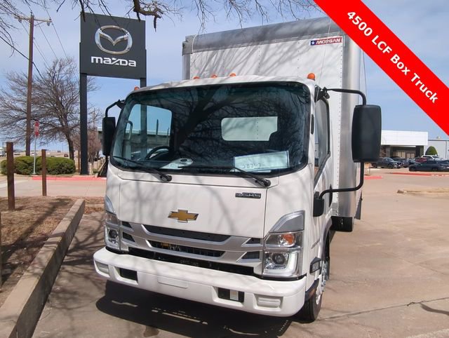 2025 Chevrolet Low Cab Forward Base's photo