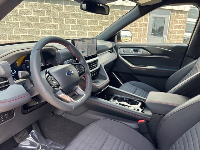 2025 Ford Explorer ST-Line photo 14