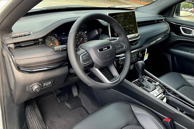 2026 Jeep Compass Latitude Altitude photo 4