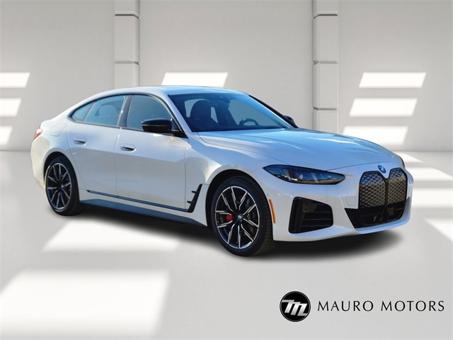 2025 BMW i4 40's photo