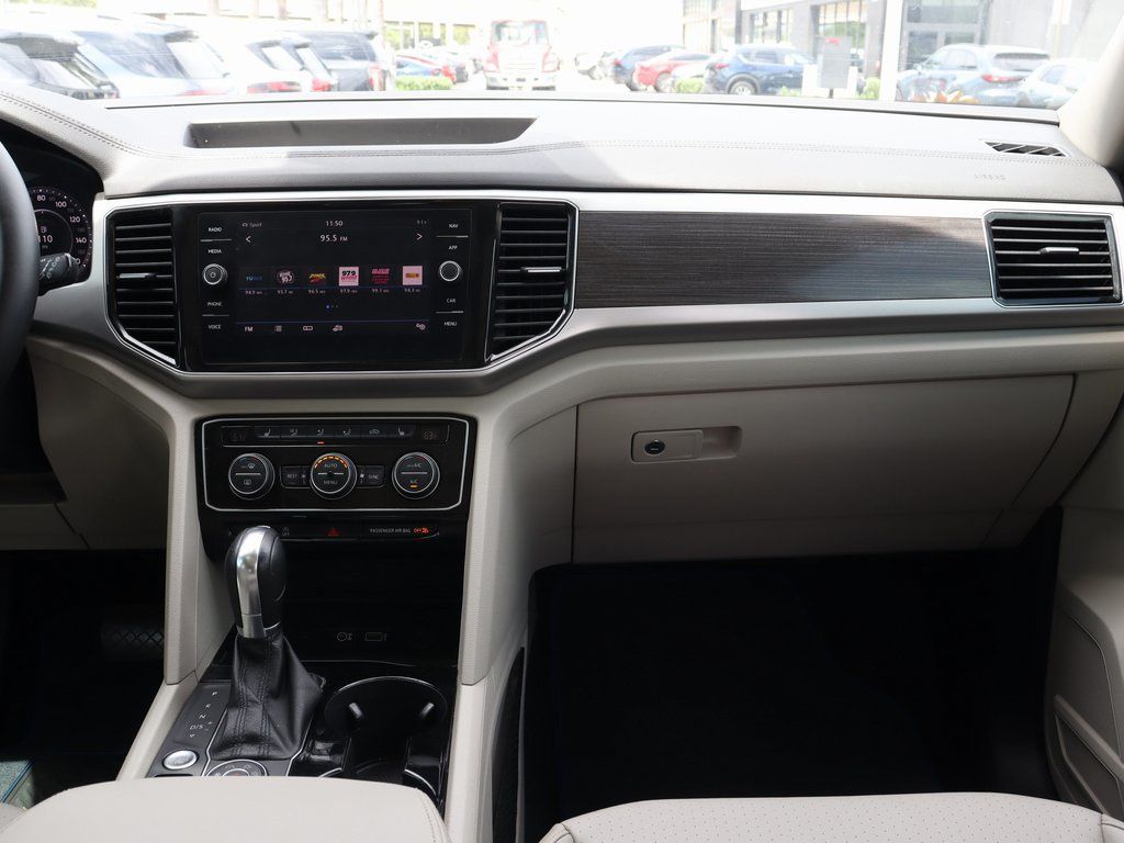 2019 Volkswagen Atlas SEL photo 24