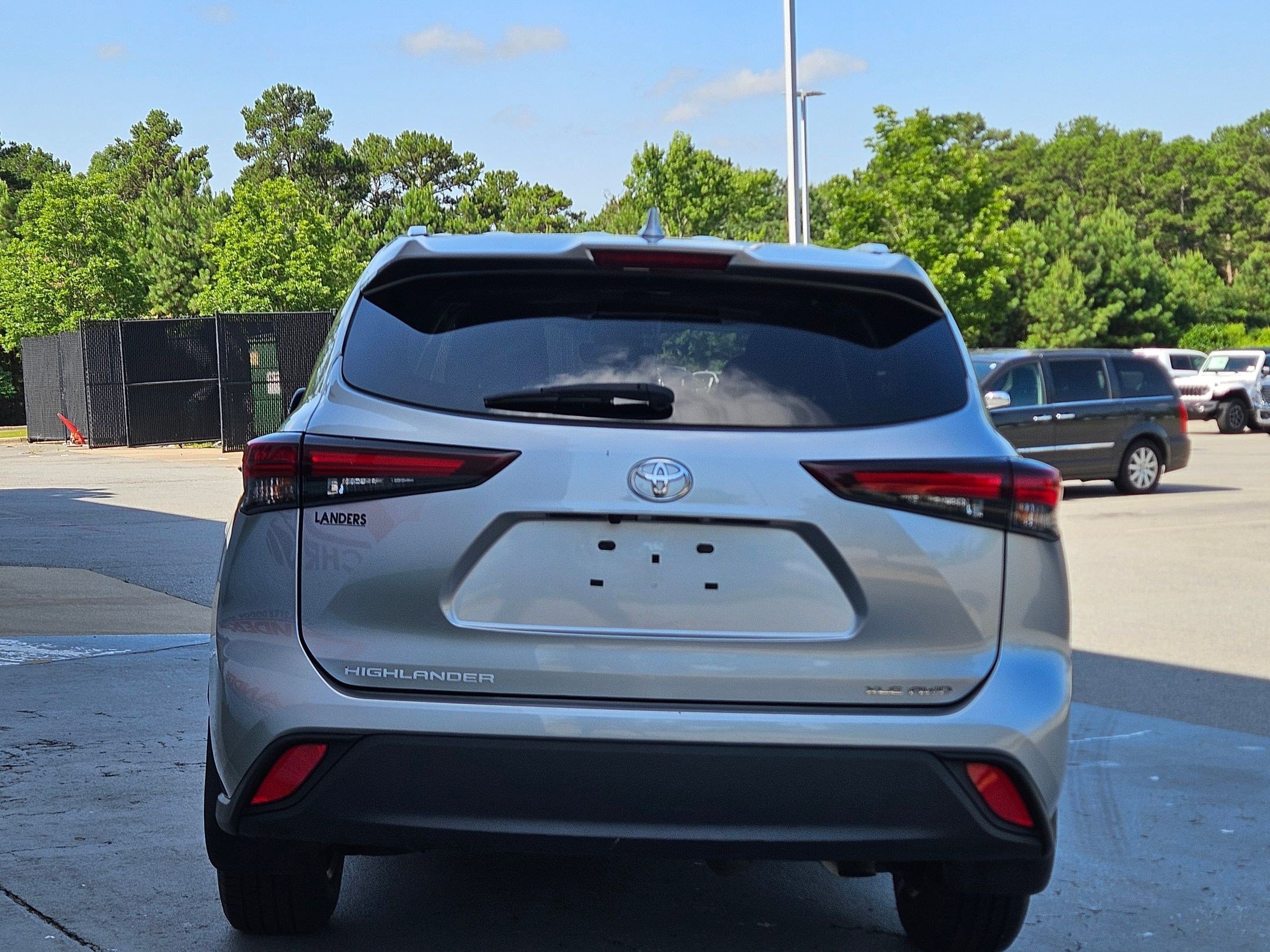 2024 Toyota Highlander XLE photo 6