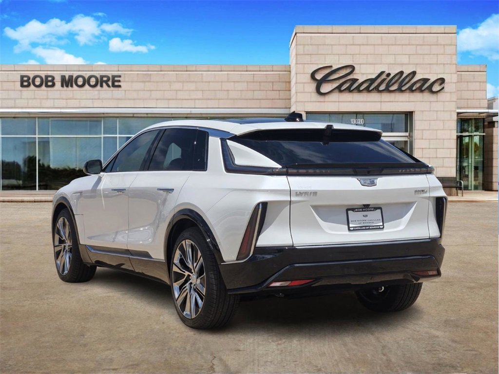 2025 Cadillac Lyriq Luxury photo 3