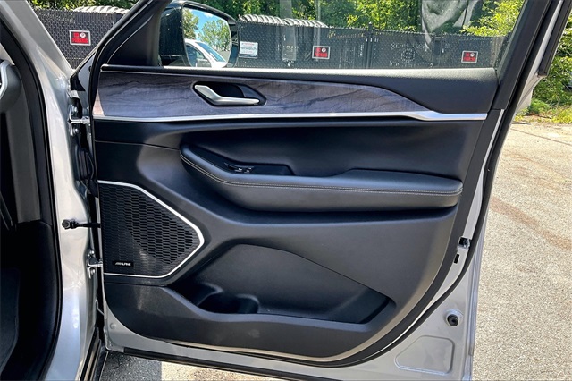 2022 Jeep Grand Cherokee Limited photo 16