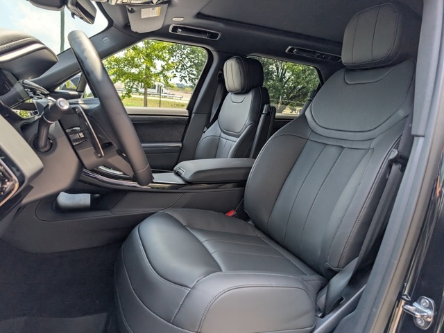 2025 Land Rover Range Rover Sport SE photo 5