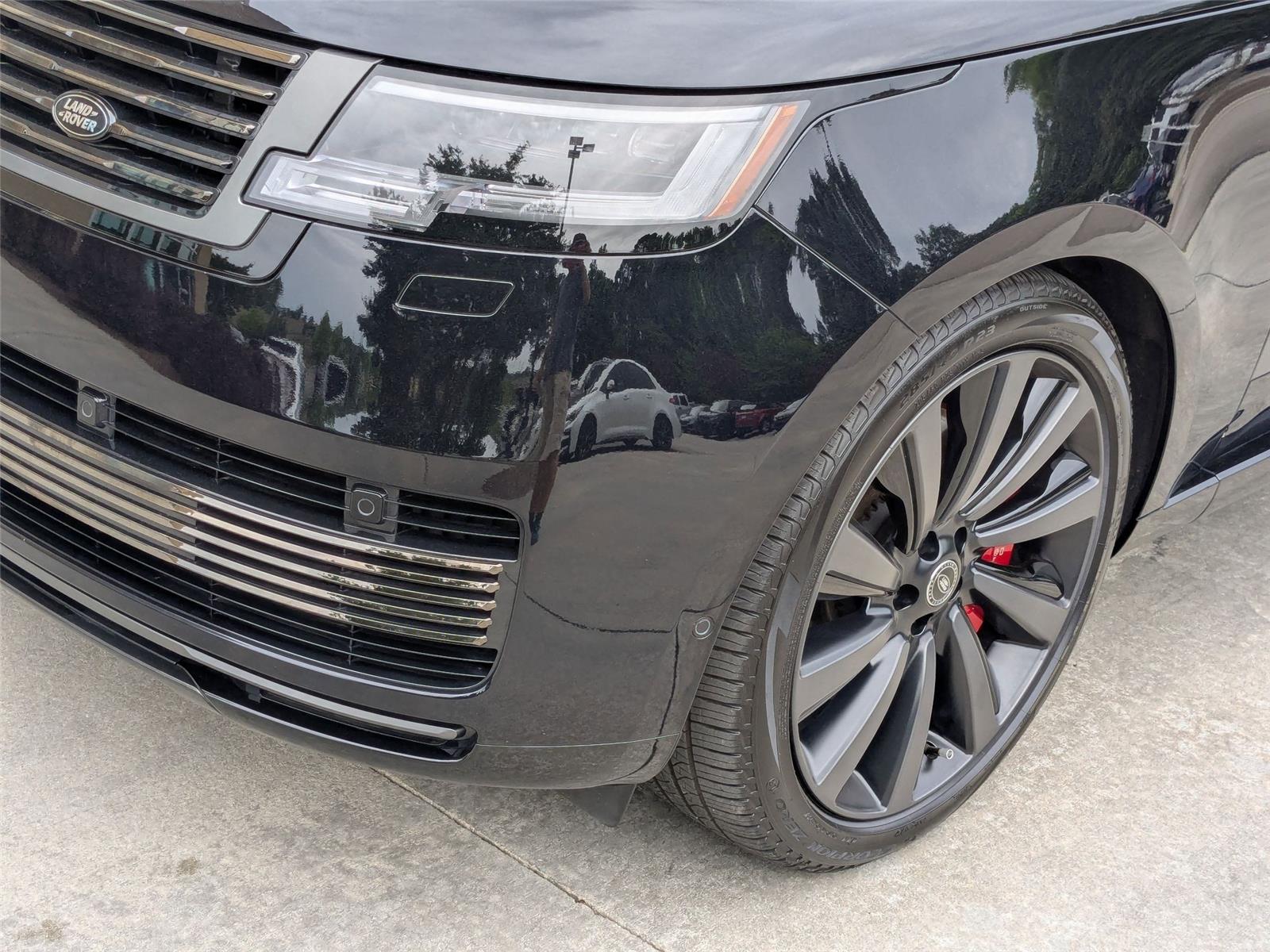 2024 Land Rover Range Rover SV photo 9