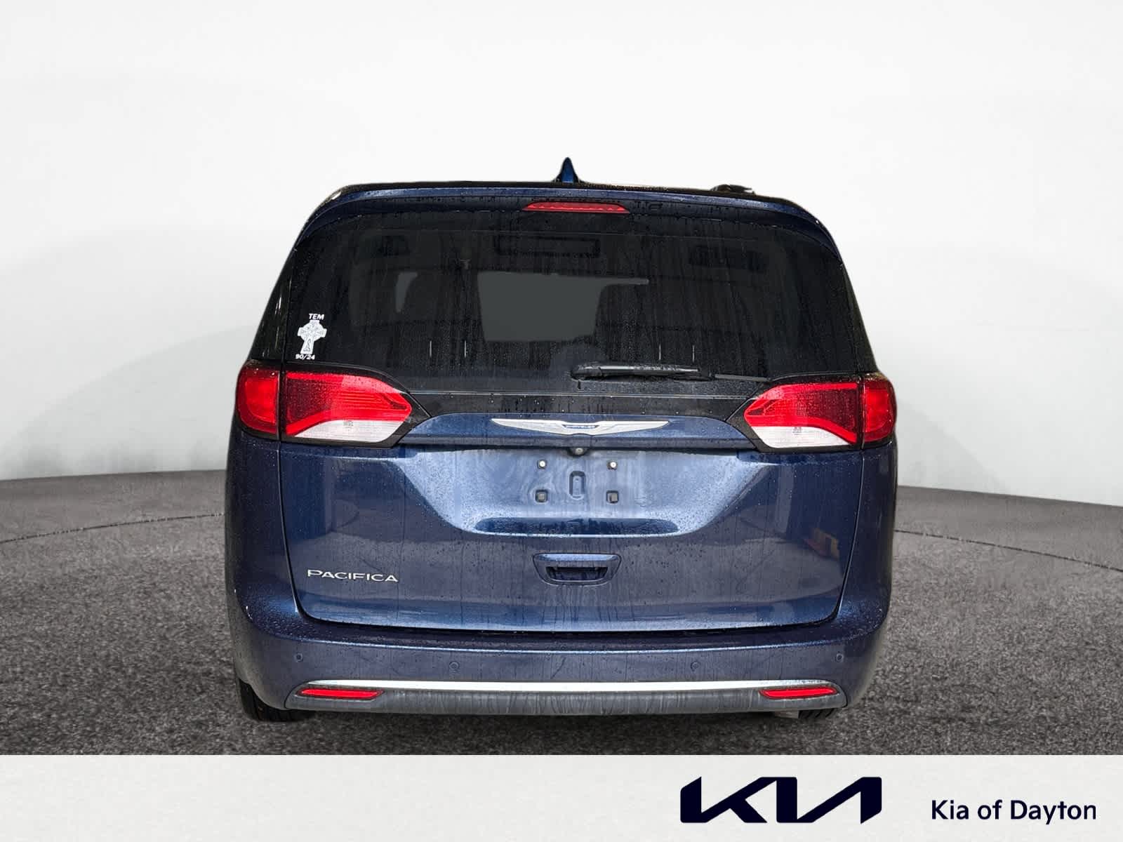 2017 Chrysler Pacifica Plus photo 4