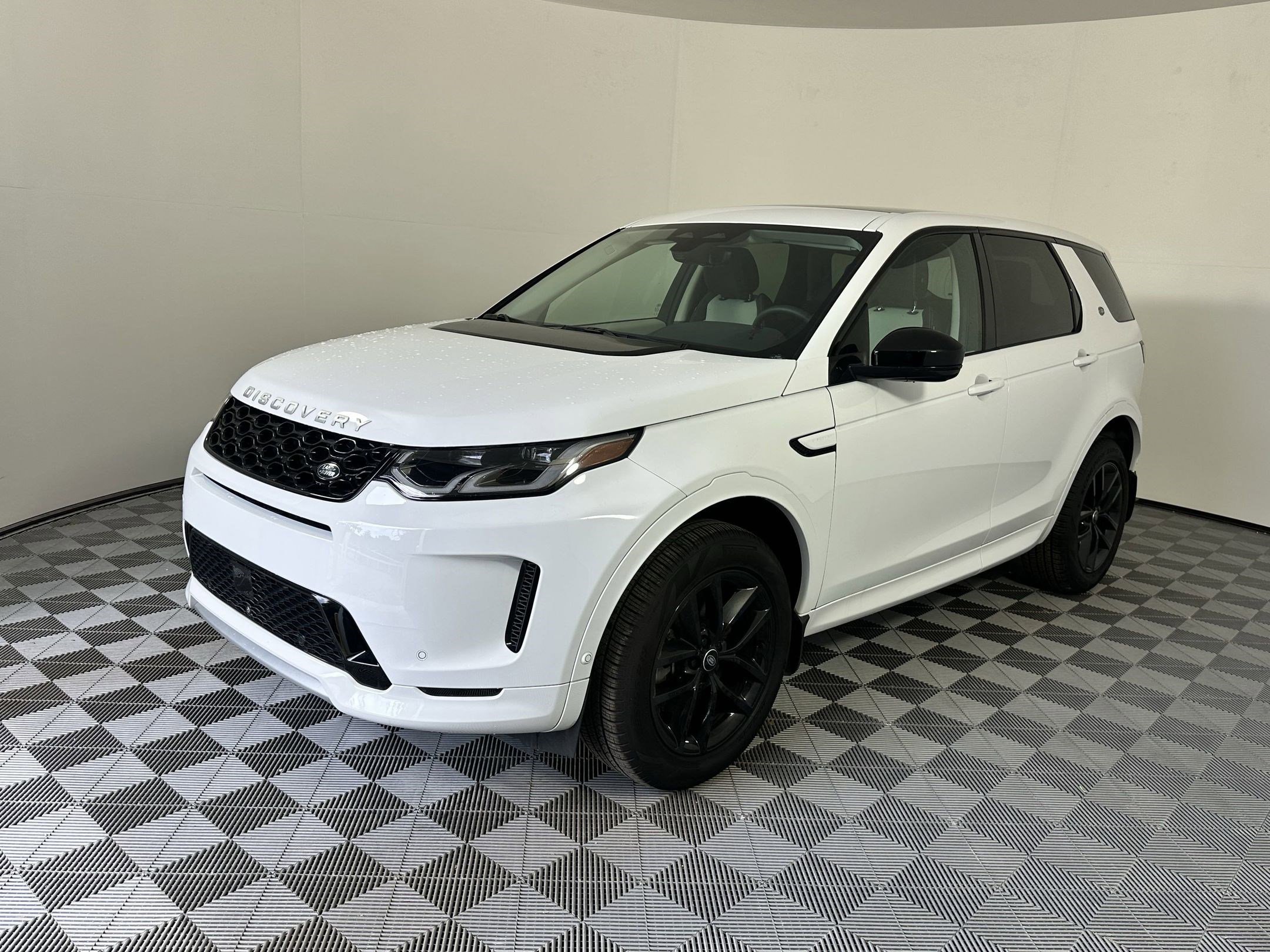 2025 Land Rover Discovery Sport S