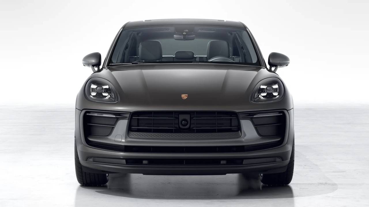 2026 Porsche Macan T photo 8