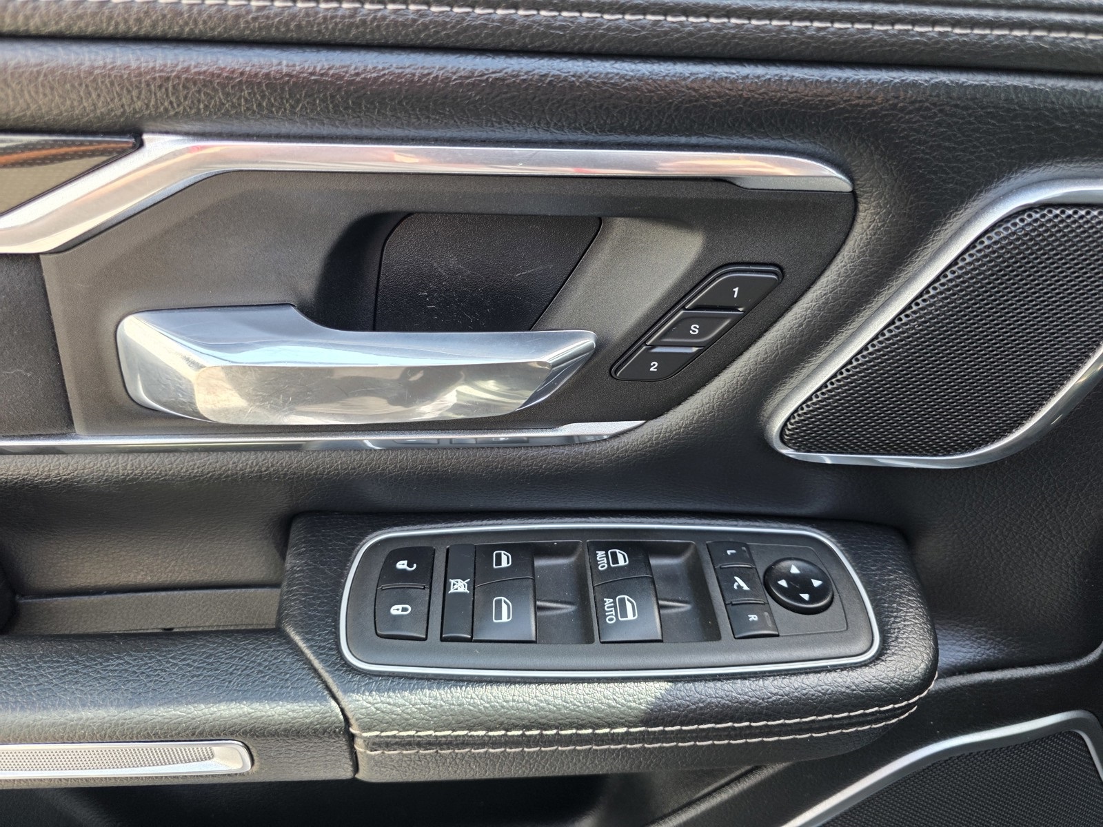 2021 Ram 1500 Laramie photo 18