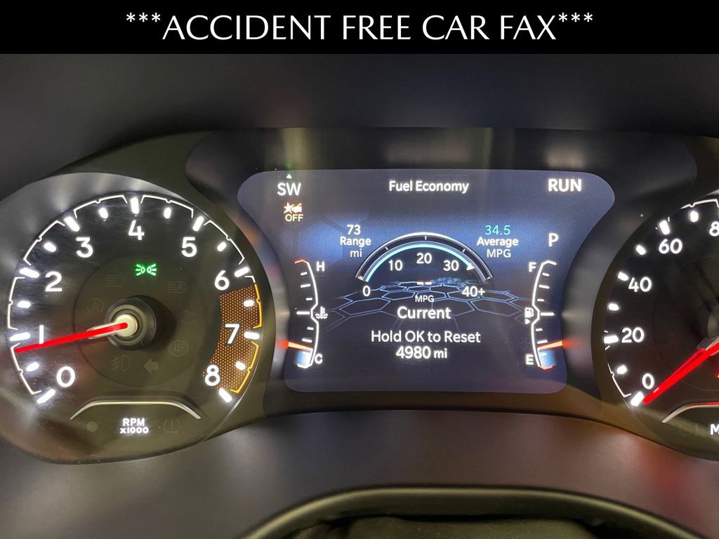 2022 Jeep Compass Latitude Lux photo 2