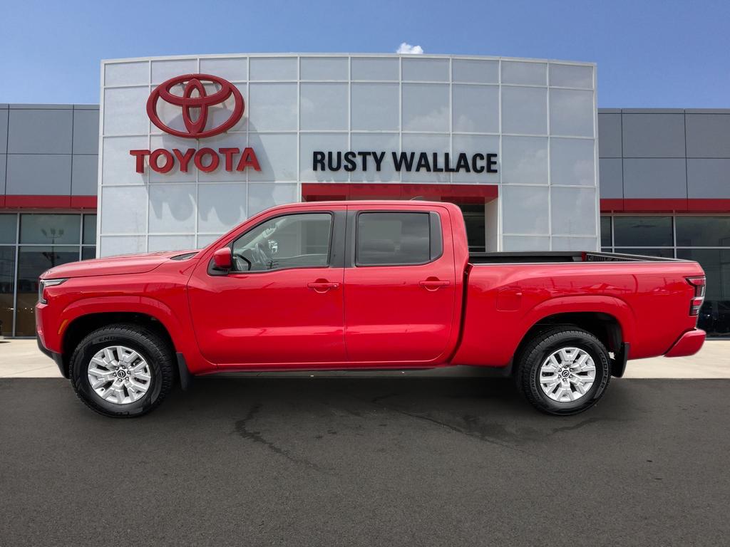 2022 Nissan Frontier SV's photo