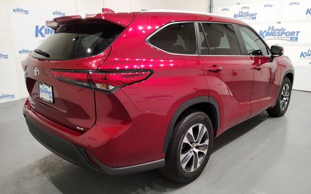 2023 Toyota Highlander L photo 3