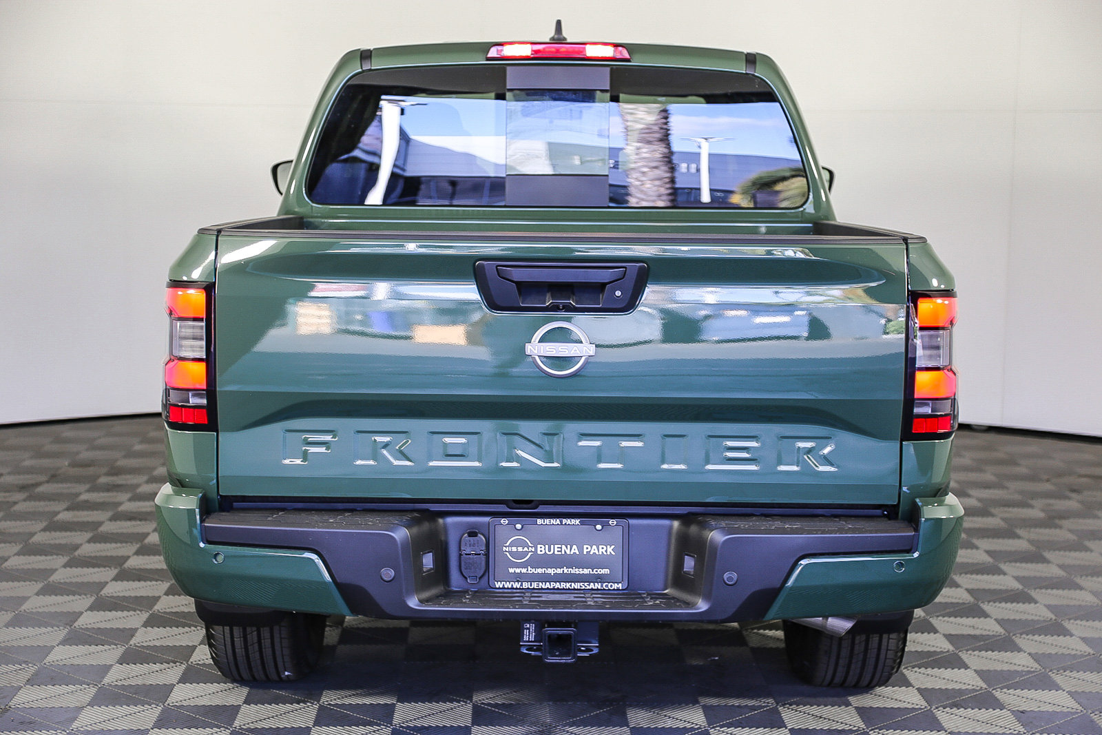 2025 Nissan Frontier SV photo 8