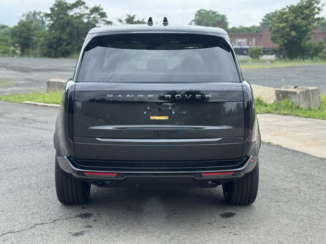 2025 Land Rover Range Rover SE photo 2