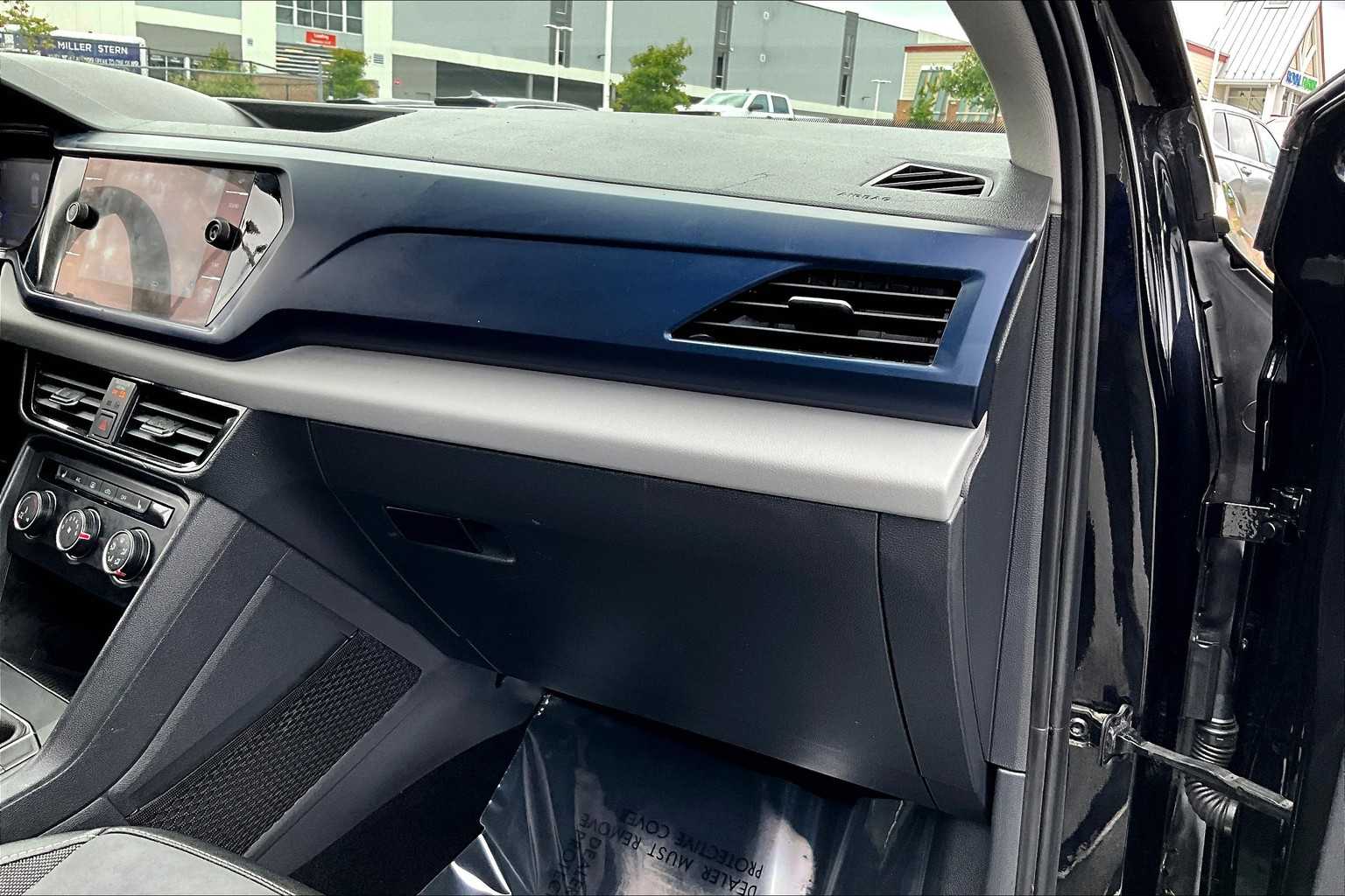 2022 Volkswagen Taos SE photo 14