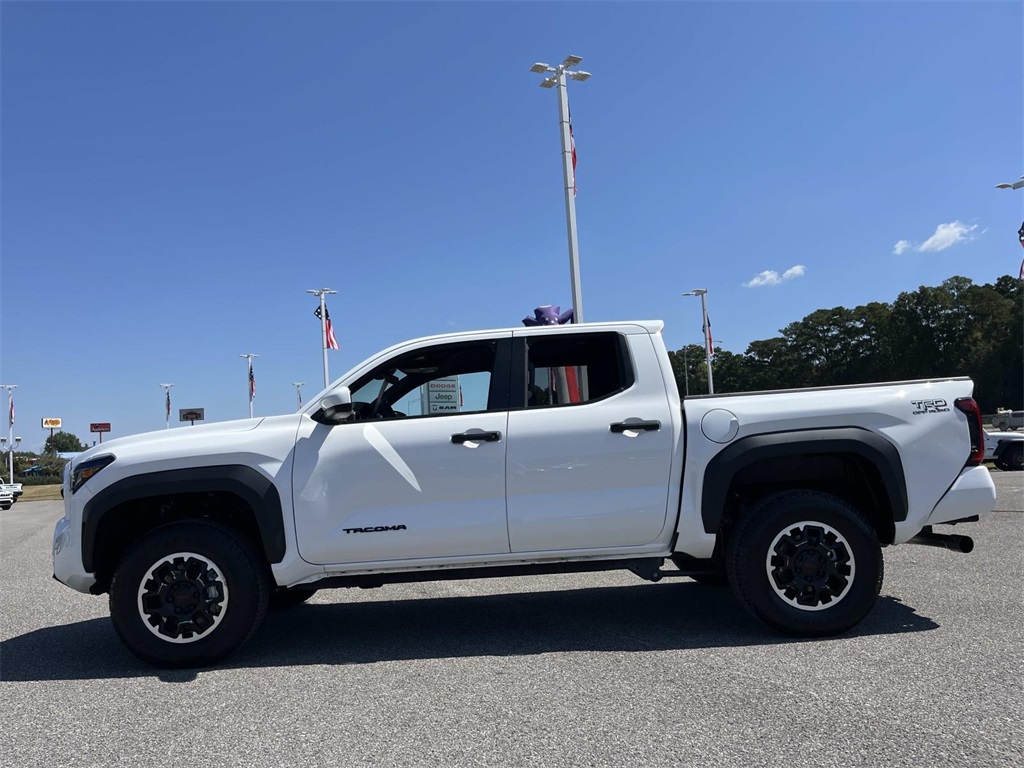 2024 Toyota Tacoma SR5 photo 3
