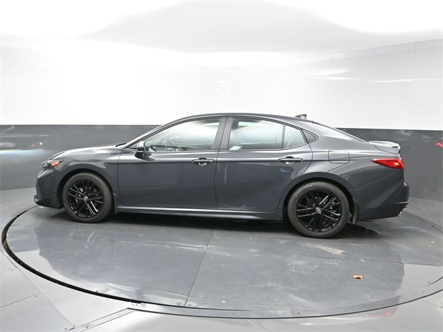 2026 Toyota Camry SE photo 3