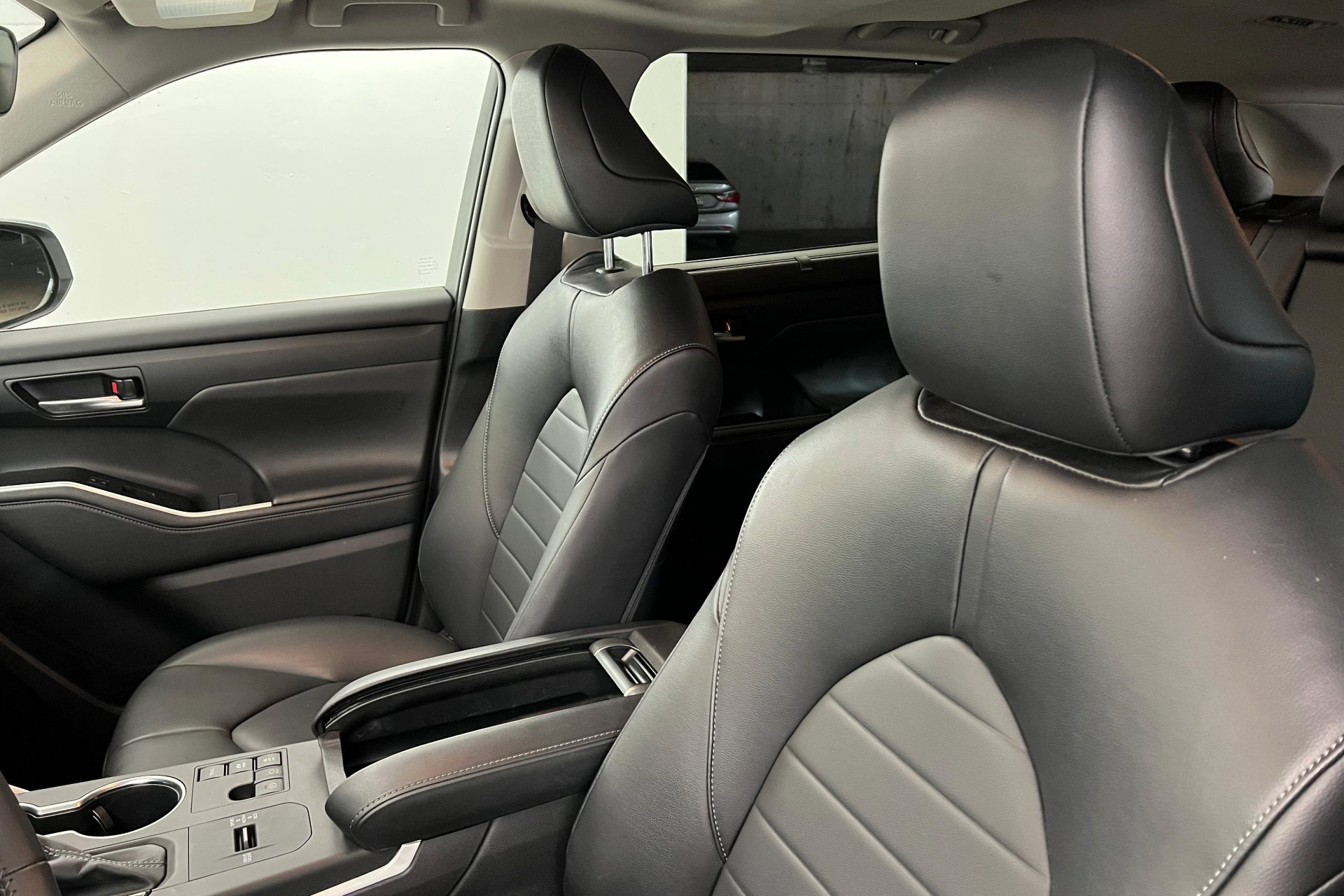 2024 Toyota Highlander Hybrid XLE photo 16